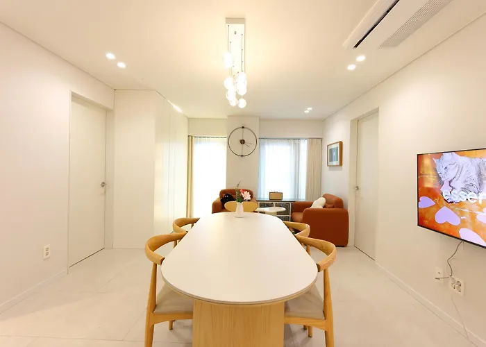 #newlyopened #seoulmate #hongdae #yeonnam Apartment